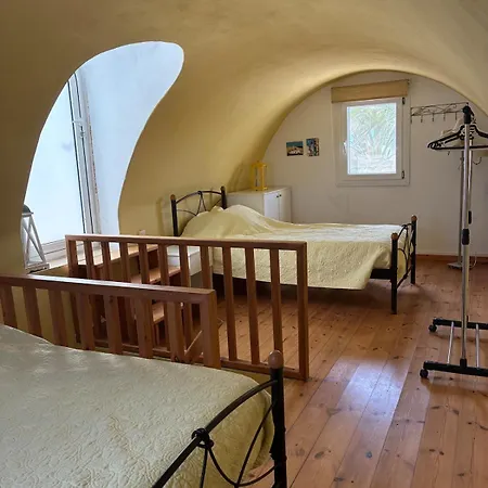 Roxys Sea View Santorini Monolithos